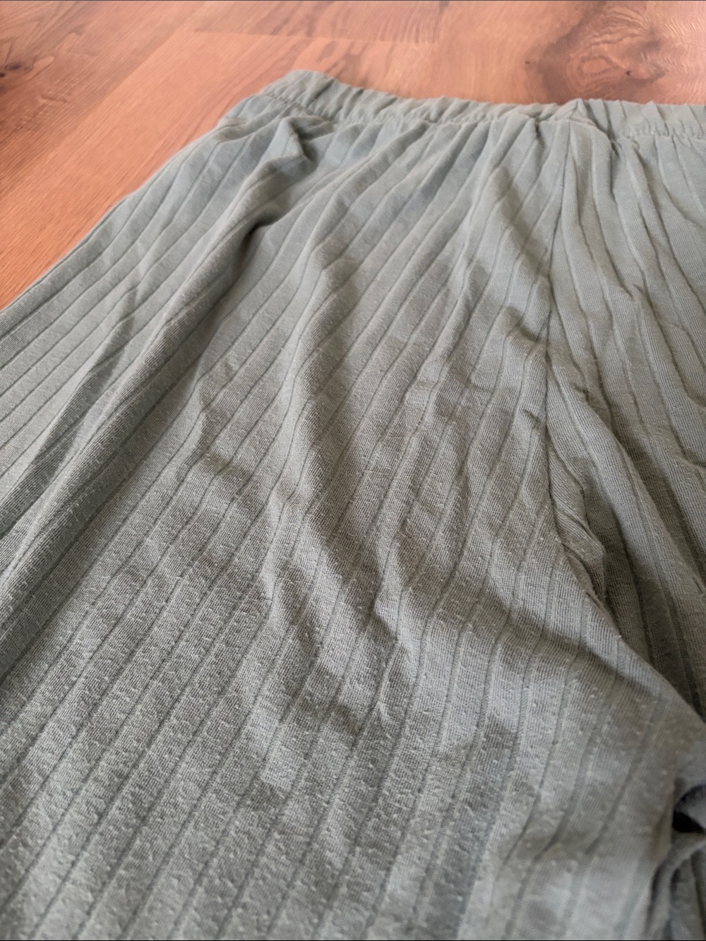 Adidas Essentials Wide Rib Green Pants - Picture 6 of 6